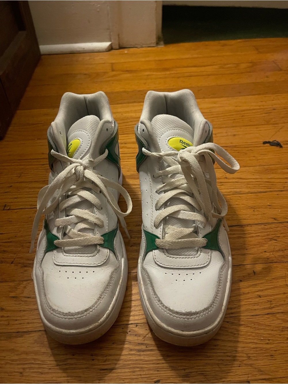 Reebok mens White & Green Hi-Top Sneakers